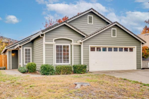 1 Mi to College and Park Peaceful Sacramento Home